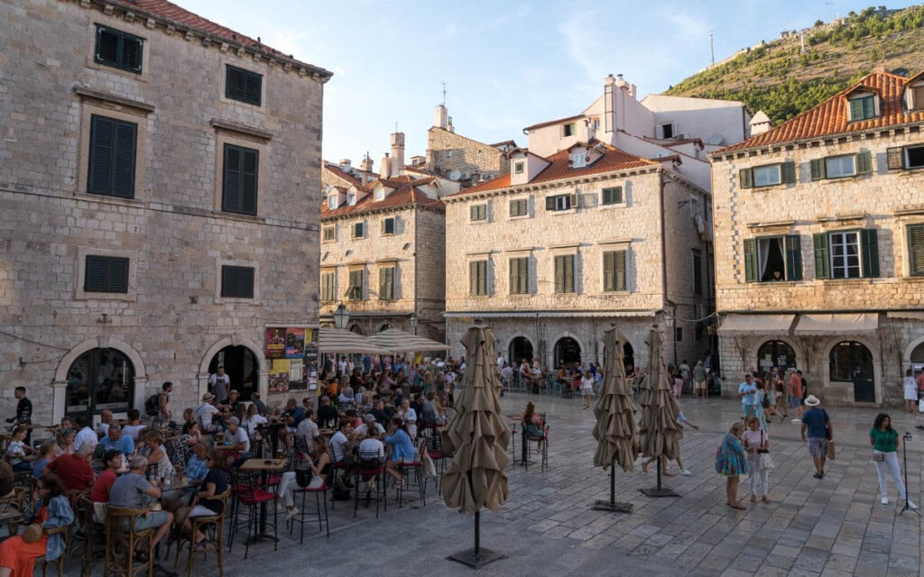 Luža Square