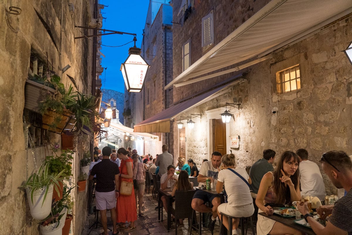 Busy restaurants along Prijeko Street, Dubrovnik, Croatia